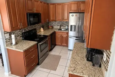 5871 NW 41st Ter, North Lauderdale: photo 1 of 20