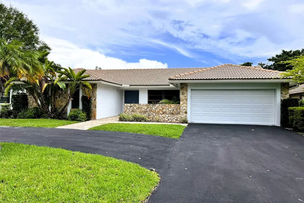 11375 NW 19th Dr, Coral Springs: photo 1 of 20