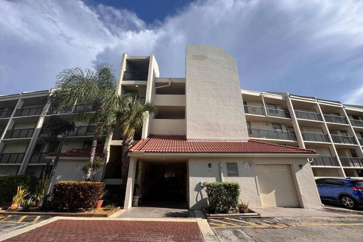 115 Lake Emerald Dr #410, Oakland Park: photo 1 of 45