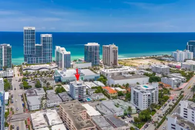 6855 Abbott Ave #204, Miami Beach: photo 1 of 1