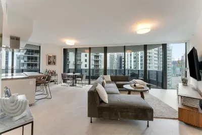 1000 Brickell Plz #2401, Miami: photo 1 of 35