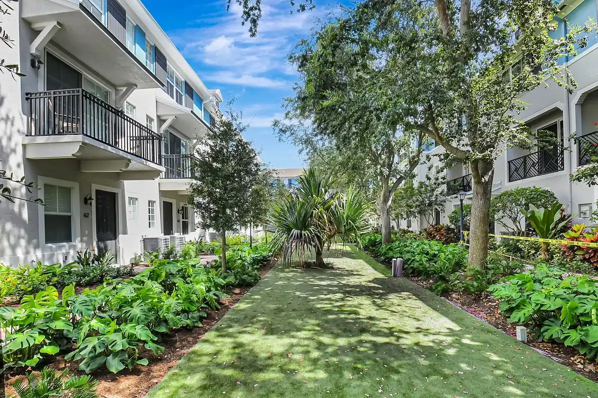 54 Atlantic Grove Way, Delray Beach: photo 1 of 33