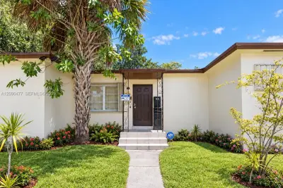 5001 NW 12th Ave, Miami: photo 1 of 11