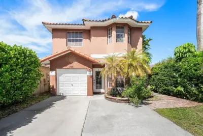 105 Plumage Ln, West Palm Beach: photo 1 of 30