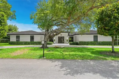 7420 SW 109th Ter, Pinecrest: photo 1 of 58
