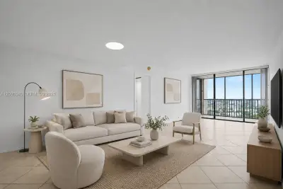 20335 W Country Club Dr #1702, Aventura: photo 1 of 34
