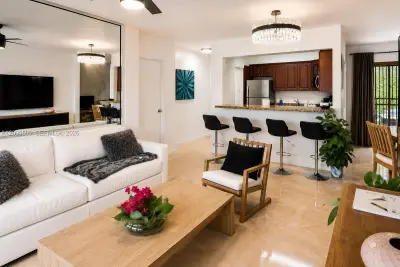 1800 NW 1st Ave, Miami: photo 1 of 11