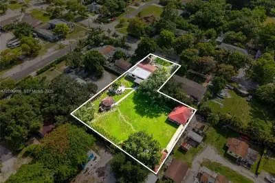15425 N Miami Ave, Miami: photo 1 of 47