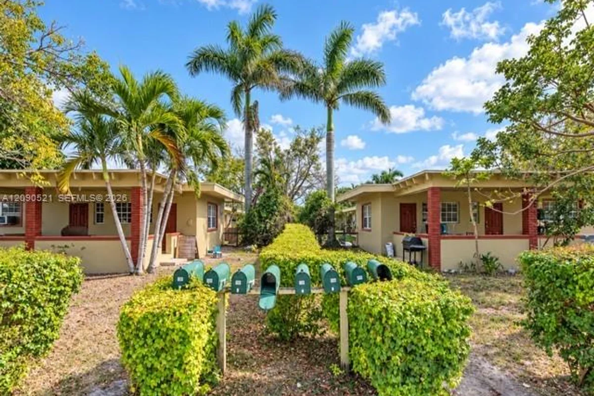 845 NW 2nd Ave, Homestead: photo 1 of 7