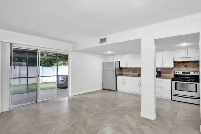 8091 NW 12th St #H, Margate: photo 1 of 40