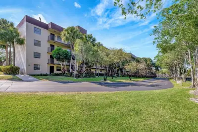 3301 NW 47th Ter #403, Lauderdale Lakes: photo 1 of 39