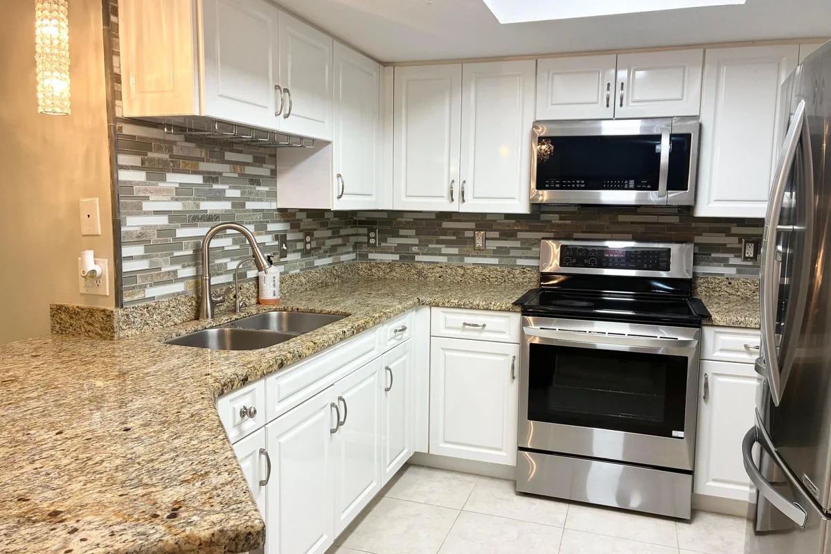 1000 Crestwood Ct S #1005, Royal Palm Beach: photo 1 of 23