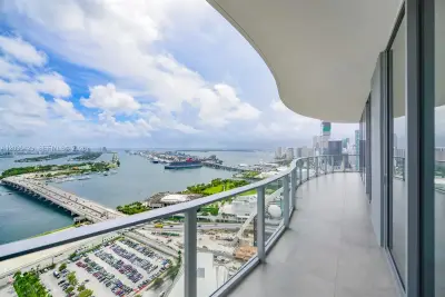 1400 Biscayne Blvd #4201, Miami: photo 1 of 78