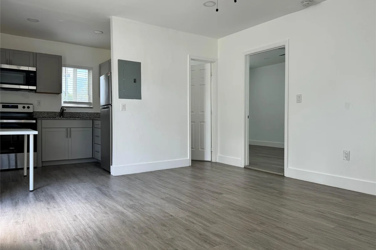 1857 Madison St #2, Hollywood: photo 1 of 10