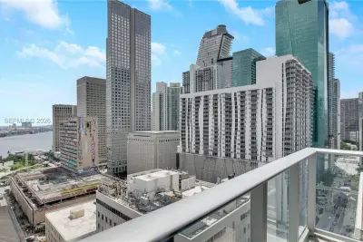 151 SE 1st St #2101, Miami: photo 1 of 23