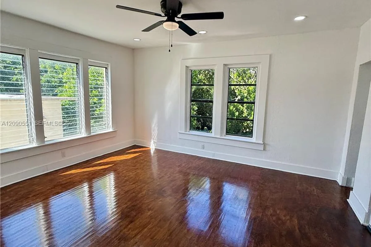 1319 Meridian Ave #302, Miami Beach: photo 1 of 6