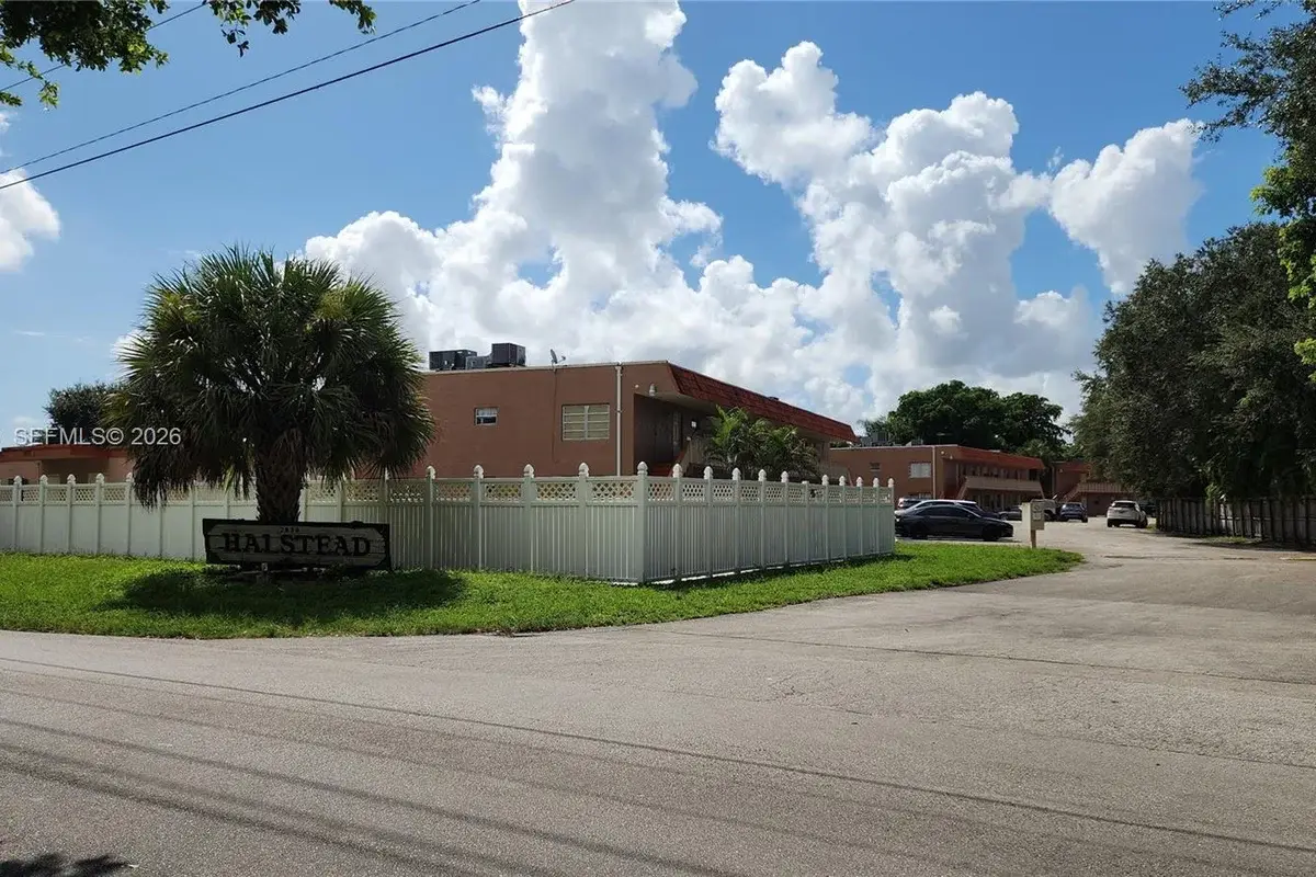 7830 NW 33rd St #305, Davie: photo 1 of 27