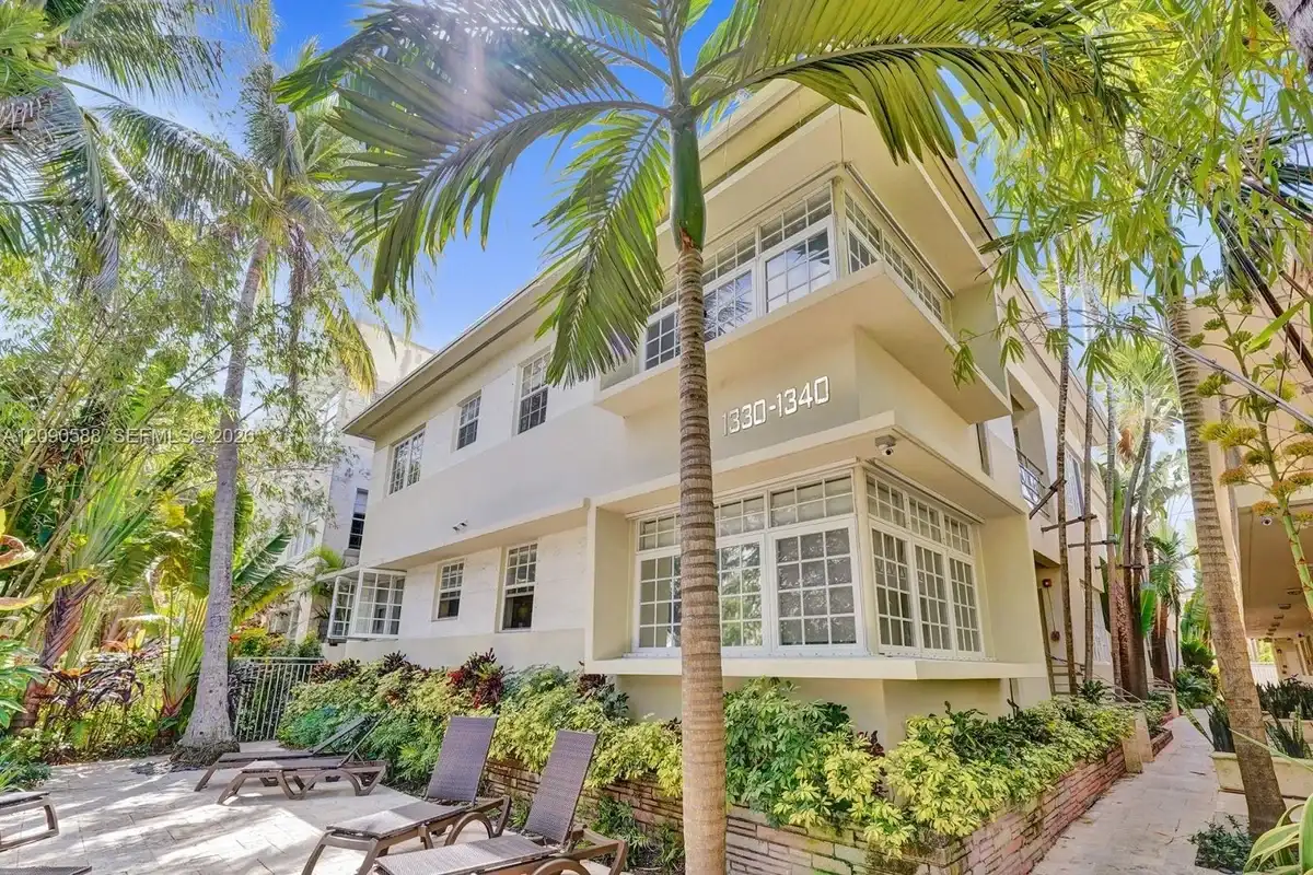 1340 Drexel Ave #407, Miami Beach: photo 1 of 34