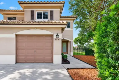 9730 NW 23rd Ct #15, Pembroke Pines: photo 1 of 48