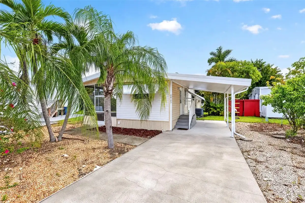 2903 Harbor Ln, Dania Beach: photo 1 of 23