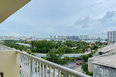 19201 Collins Ave #1034, Sunny Isles Beach: photo 1 of 12