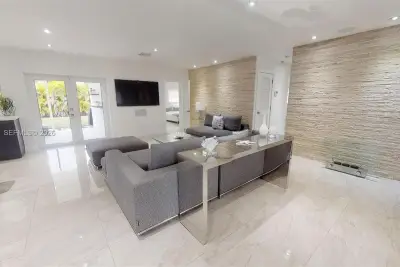 10805 SW 156th Ter, Miami: photo 1 of 23