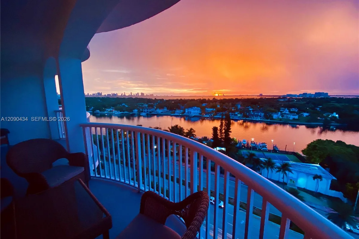 5401 Collins Ave #1020, Miami Beach: photo 1 of 48