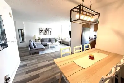 17021 N Bay Rd #1021, Sunny Isles Beach: photo 1 of 17