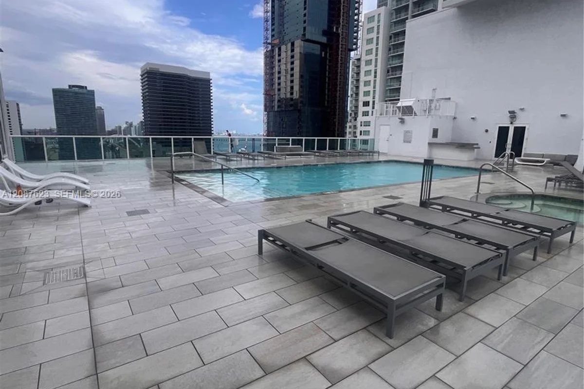 133 NE 2nd Ave #2301, Miami: photo 1 of 18
