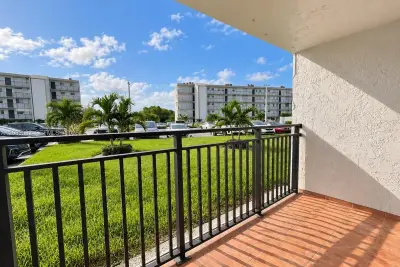 14150 SW 84th St #110-I, Miami: photo 1 of 33