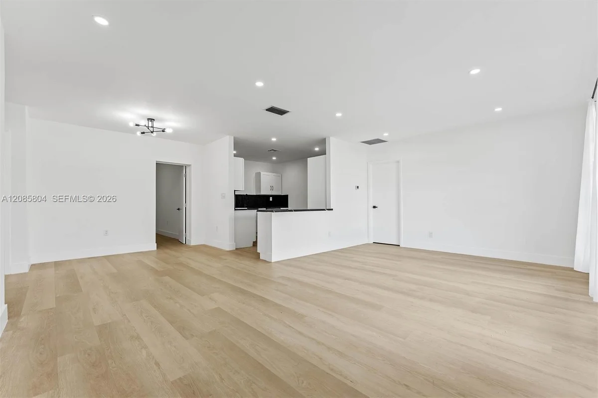 2610 NW 83rd Ave, Sunrise: photo 1 of 21