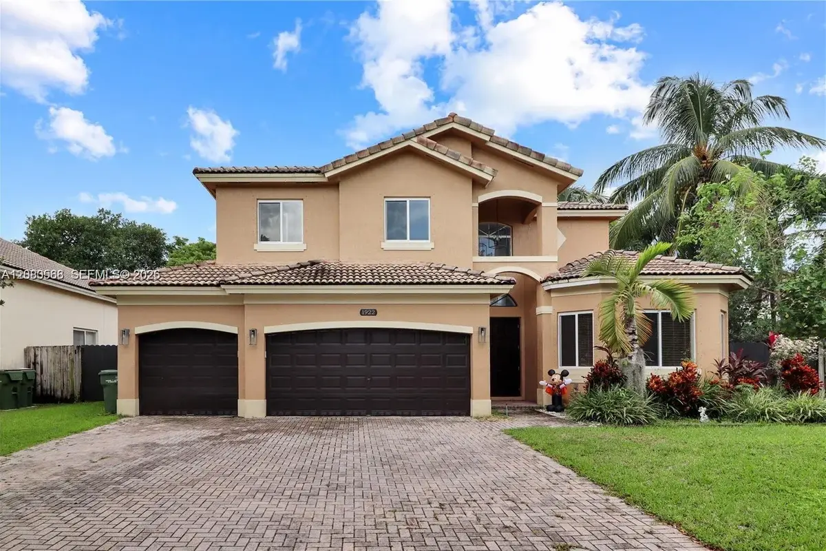 1922 SE 22nd Ct, Homestead: photo 1 of 32