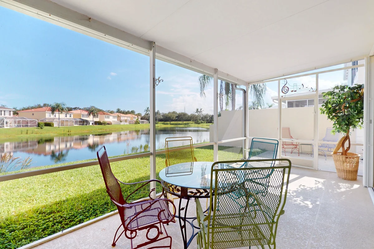 2136 Tigris Dr, West Palm Beach: photo 1 of 38