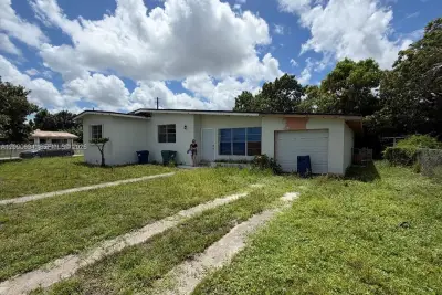 16810 NW 7th Ave Rd, Miami Gardens: photo 1 of 7
