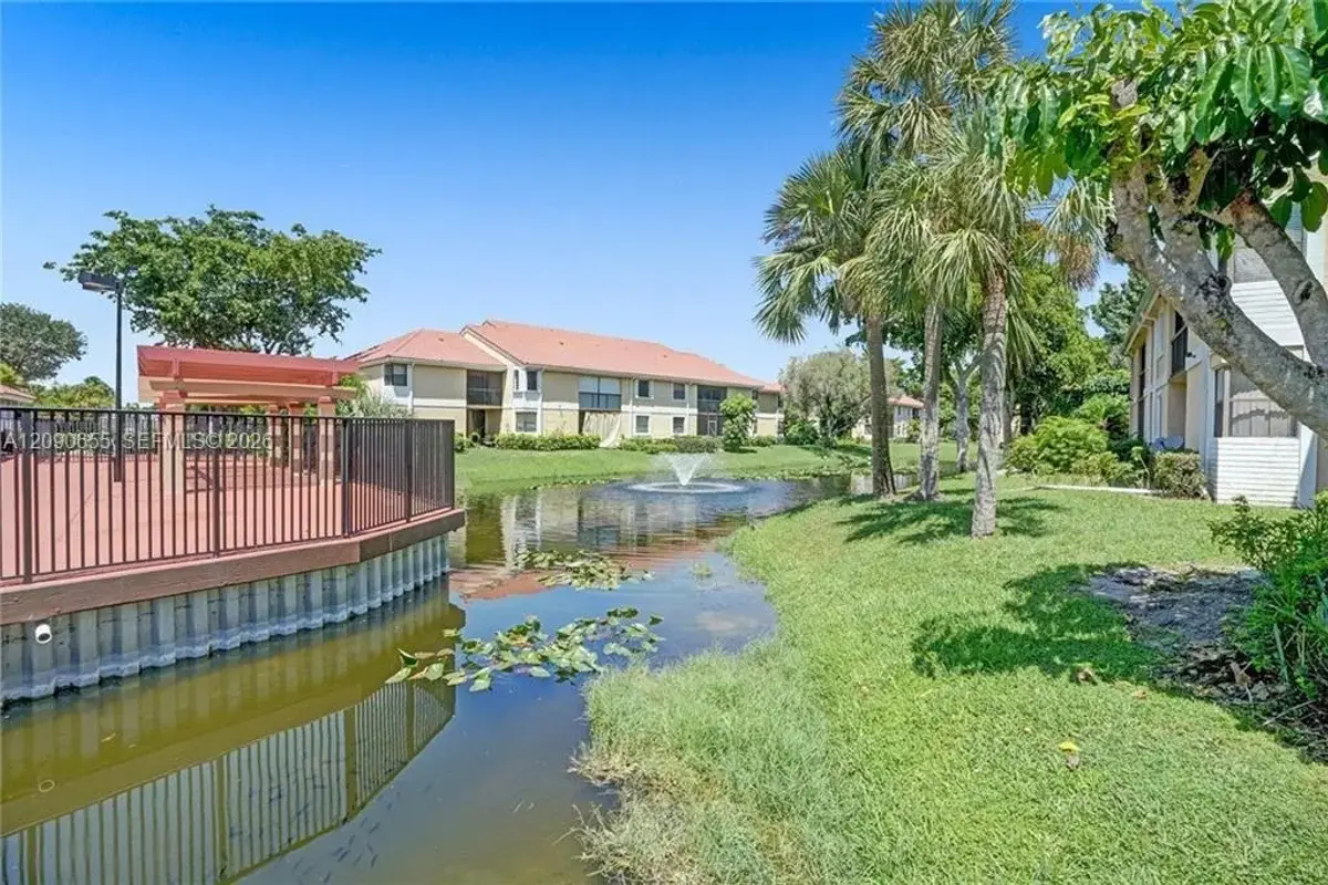 5821 Riverside Dr #304B2, Coral Springs: photo 1 of 17