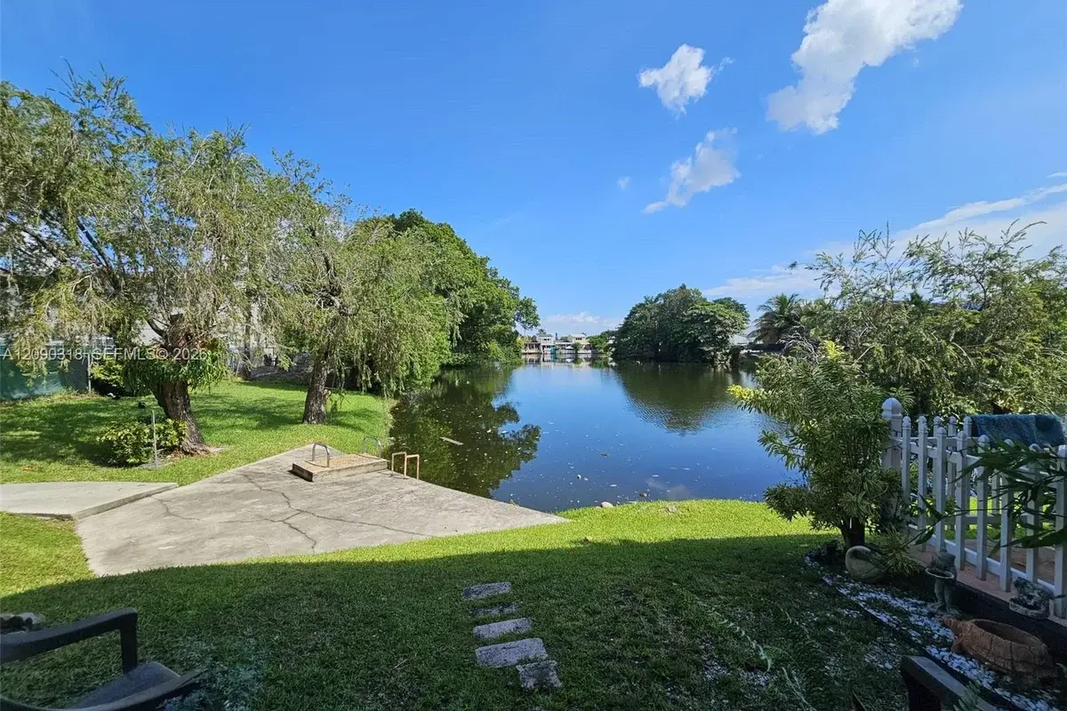 6961 W 14th Ct #103, Hialeah: photo 1 of 12