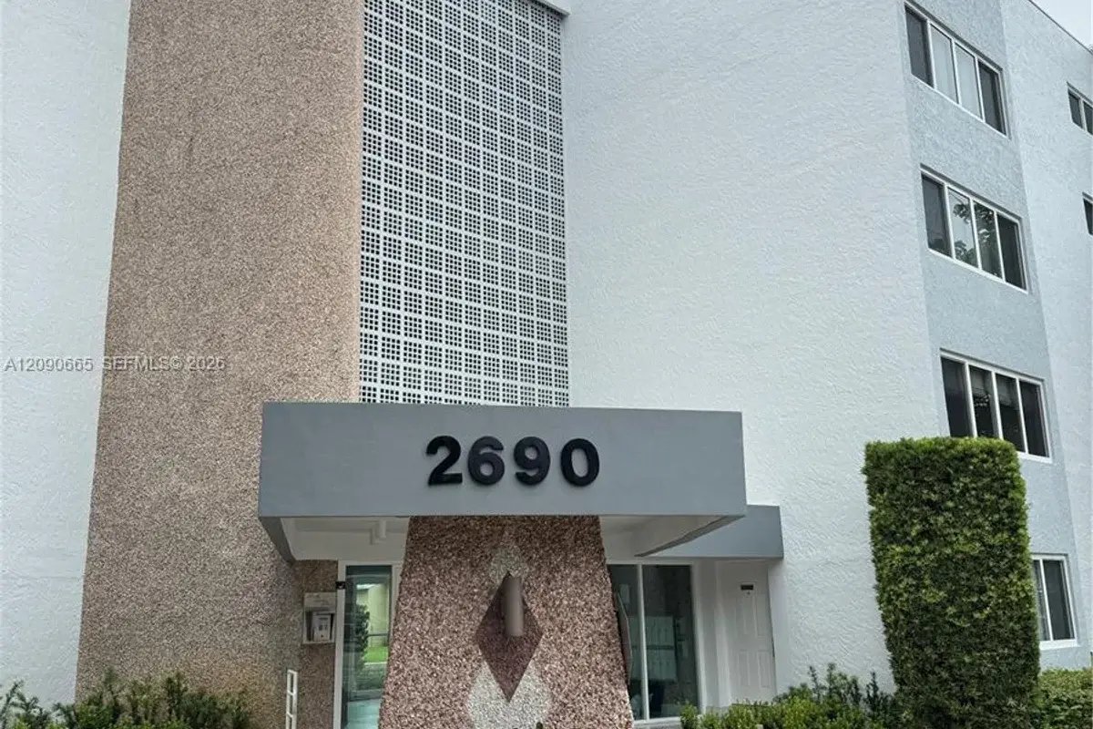 2690 SW 22nd Ave #504, Miami: photo 1 of 44
