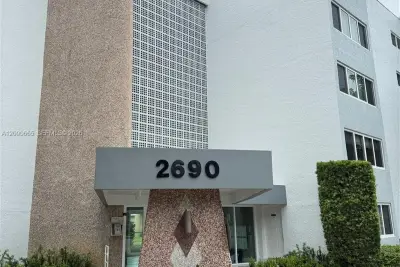 2690 SW 22nd Ave #504, Miami: photo 1 of 44