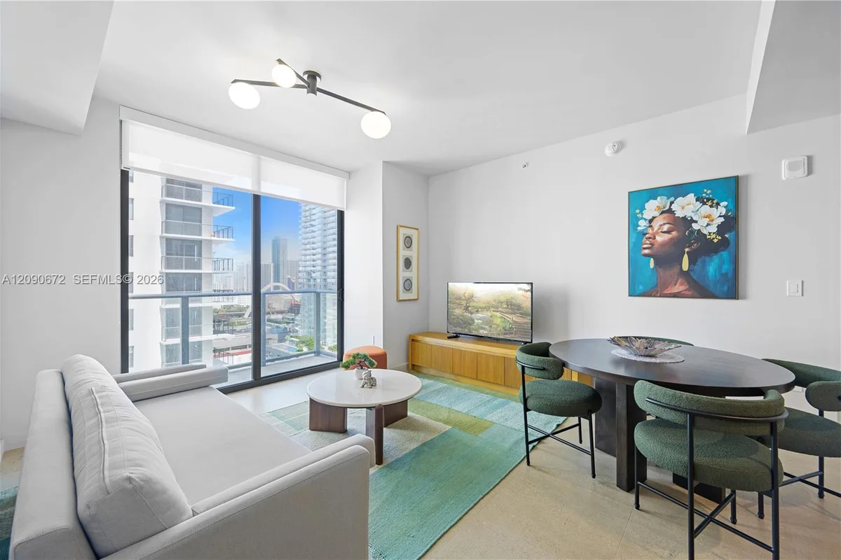 11 NE 6th St #2411, Miami: photo 1 of 16