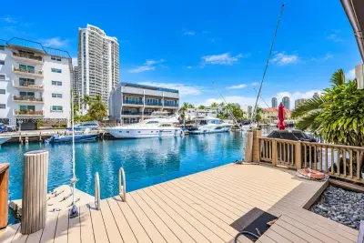 3805 NE 170th St #A-6, North Miami Beach: photo 1 of 33