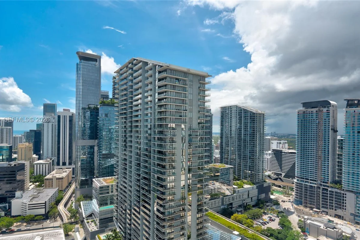 41 SE 5th St #2212, Miami: photo 1 of 38