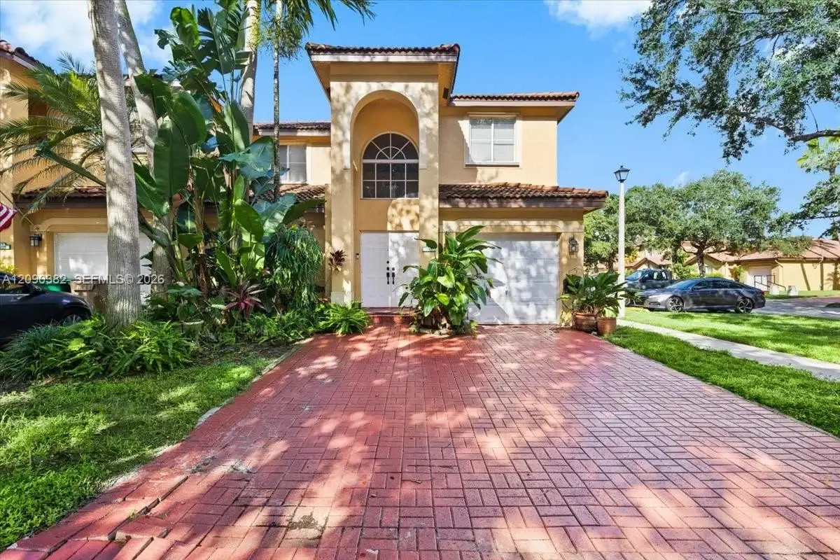 195 Sable Palm Way, Davie: photo 1 of 32