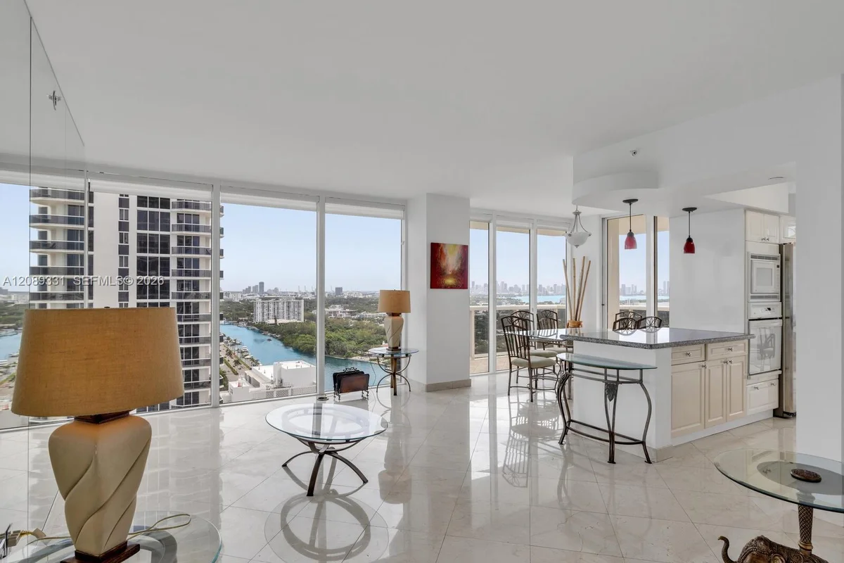 4779 Collins Ave #2805, Miami Beach: photo 1 of 32