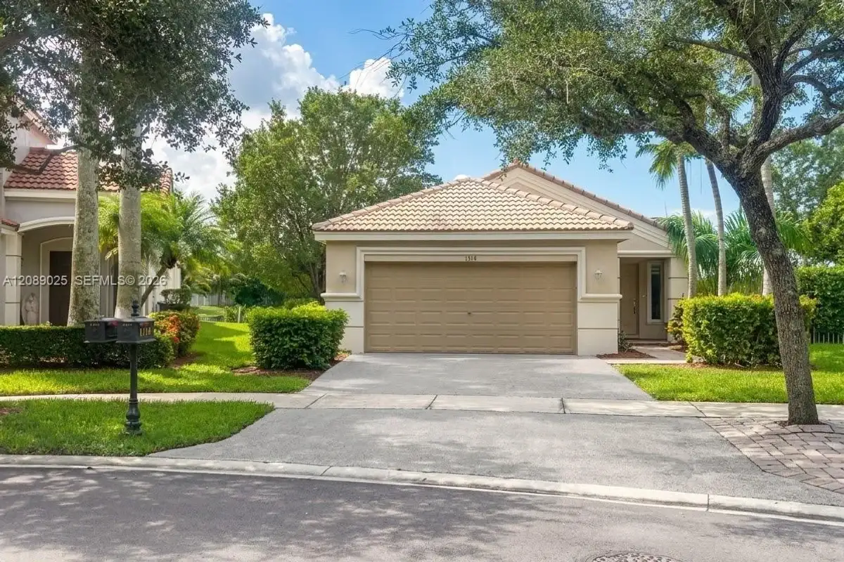 1314 Canary Island Dr, Weston: photo 1 of 14
