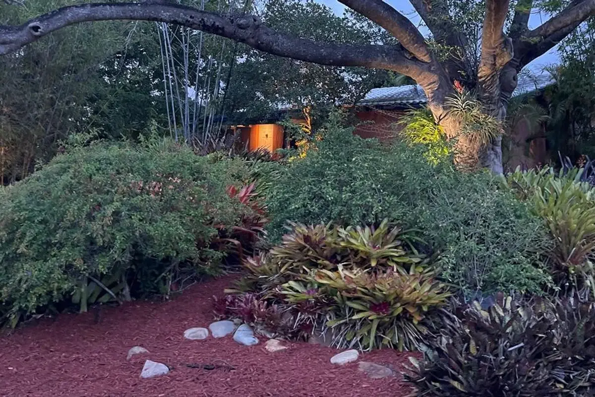 445 NW 8th St, Boca Raton: photo 1 of 4