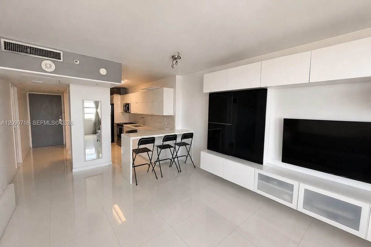 Condo in Miami Beach: photo 1 of 20