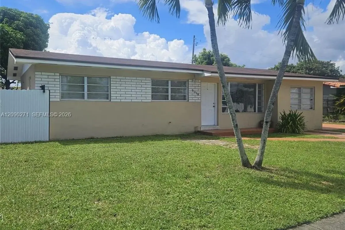 5318 W 4th Ln, Hialeah: photo 1 of 15