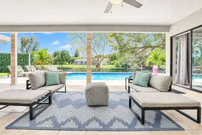 1941 SW 52nd Ter, Plantation: photo 1 of 23