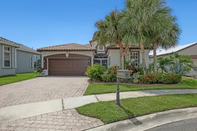 9974 Mantova Dr, Lake Worth: photo 1 of 36