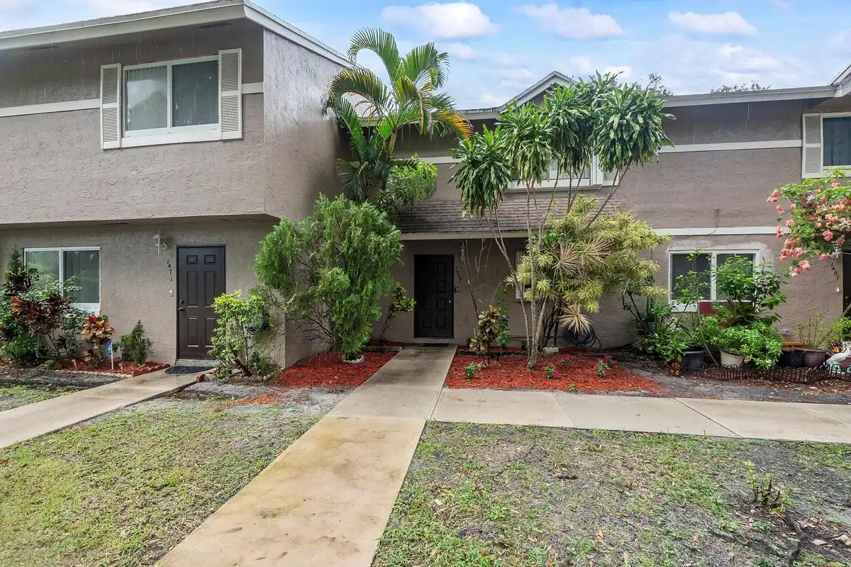 1469 Sussex Dr, North Lauderdale: photo 1 of 22
